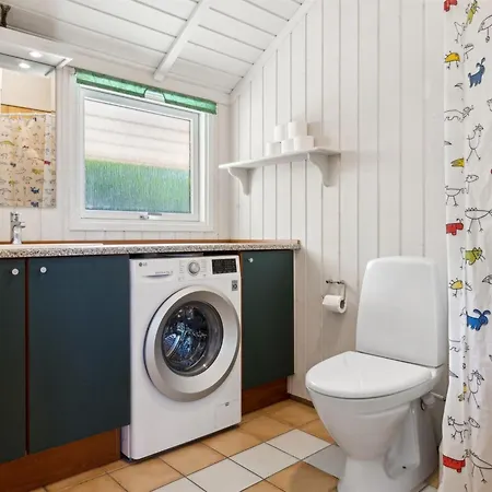 Dagmar - 300m From The Sea By Interhome